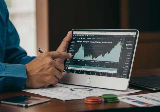 Top 10 Stock Brokers in India: A Comprehensive Guide (2024)